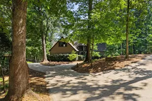 6680 Woodlake Dr, Flowery Branch, GA 30542 - Photo 8