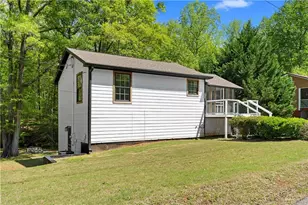 1271 Hayes St, Madison, GA 30650 - Photo 2