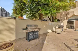 2479 Peachtree Rd NE, Atlanta, GA 30305 - Photo 32