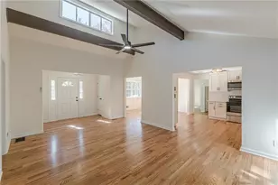 3262 Moravia Dr, Lithonia, GA 30038 - Photo 12