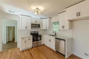 3262 Moravia Dr, Lithonia, GA 30038 - Photo 14