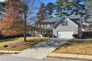 921 Roxeywood Dr, Winder, GA 30680 - Photo 2