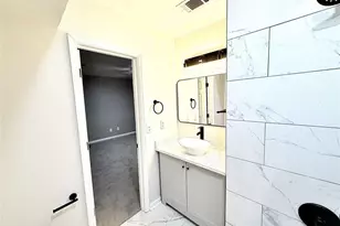 223 High Creek Dr, Roswell, GA 30076 - Photo 16