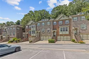 2086 Cobblestone Cir NE, Atlanta, GA 30319 - Photo 2