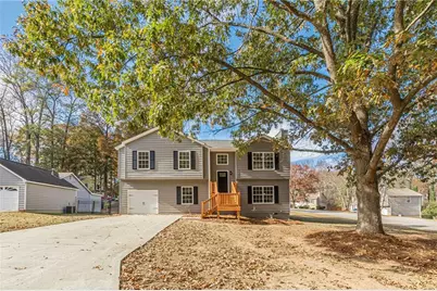 7101 Hazelwood Drive, Jonesboro, GA 30236 - Photo 2