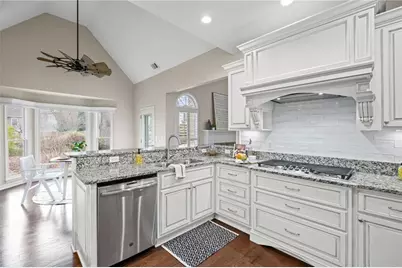 1939 Parkview Trace NW, Kennesaw, GA 30152 - Photo 2