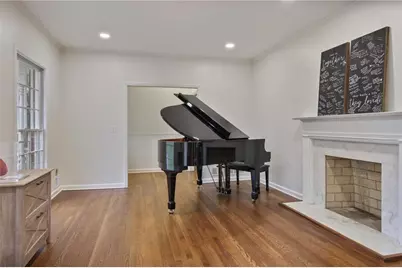 827 Hickory Drive SW, Marietta, GA 30064 - Photo 4