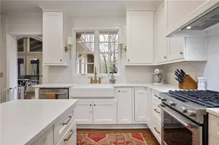 827 Hickory Dr SW, Marietta, GA 30064 - Photo 10