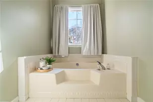 219 Tennis Ct Ln NW, Kennesaw, GA 30144 - Photo 12