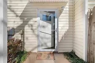 2025 Brittania Cir, Woodstock, GA 30188 - Photo 4