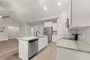 65 Academy St, Pendergrass, GA 30567 - Photo 8