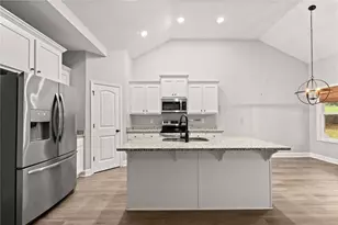 65 Academy St, Pendergrass, GA 30567 - Photo 4