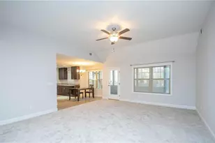 104 Pk Vw Dr, Grantville, GA 30220 - Photo 6