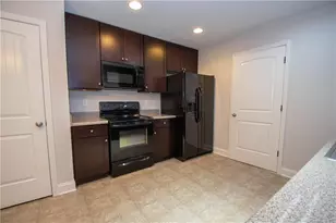 104 Pk Vw Dr, Grantville, GA 30220 - Photo 8