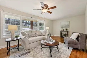 1505 Robinhood Trail, Gainesville, GA 30501 - Photo 4