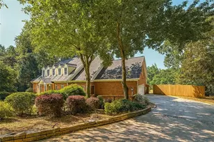 4070 Runnymede Dr SW, Lilburn, GA 30047 - Photo 8