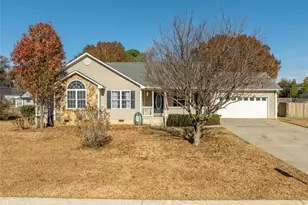 18 Hedgerow Ct SE, Cartersville, GA 30120 - Photo 2