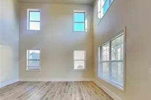 7770 Harbison Hollow Ln, Suwanee, GA 30024 - Photo 4