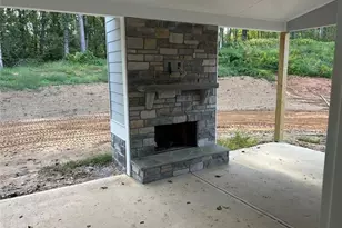 102 Barnwood Pointe Dr, Dallas, GA 30132 - Photo 2