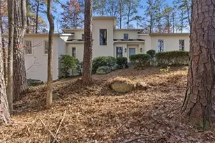 1525 Huntingford Dr, Marietta, GA 30068 - Photo 1