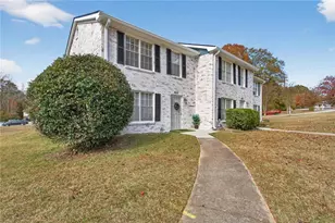 8511 Pineland Dr, Jonesboro, GA 30238 - Photo 2