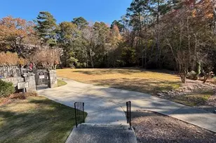 28207 Plantation Dr NE, Atlanta, GA 30324 - Photo 32