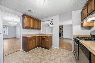 5323 Tracey Dr, Stone Mountain, GA 30088 - Photo 18