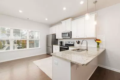 2527 Hedgeway Circle, Kennesaw, GA 30144 - Photo 2