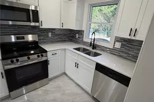 2250 Kings Gate Circle, Snellville, GA 30078 - Photo 2