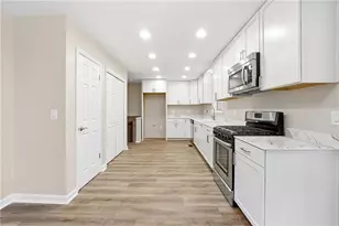 930 Kings Ct, Woodstock, GA 30189 - Photo 8