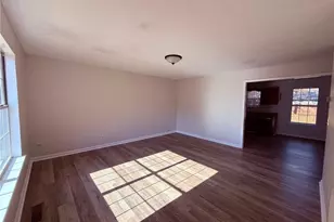 4825 Red Oak Dr, Gainesville, GA 30506 - Photo 2