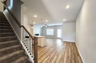 334 Lanier Cir, Woodstock, GA 30189 - Photo 4