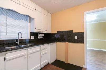 2251 Roswell Road NE, Marietta, GA 30062 - Photo 10