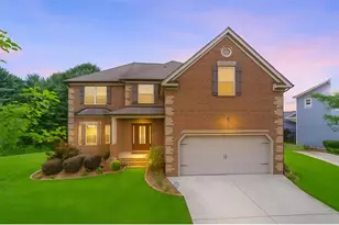 204 Misty Grove Dr, Loganville, GA 30052 - Photo 2