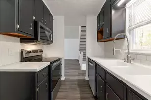 4870 Wade Valley Way, Cumming, GA 30040 - Photo 14