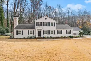 669 Dixon Dr, Gainesville, GA 30501 - Photo 2