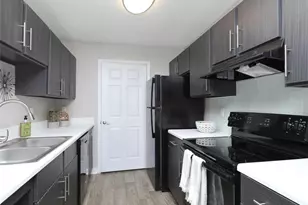 9200 Roberts Dr, Sandy Springs, GA 30350 - Photo 2