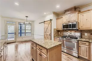 374 Beaumont Farms Dr, Sharpsburg, GA 30277 - Photo 10