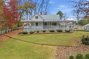 8525 Lanierland Farms Dr, Gainesville, GA 30506 - Photo 1