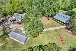 8525 Lanierland Farms Dr, Gainesville, GA 30506 - Photo 4