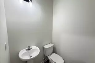 3925 Dunaire Dr, Stone Mountain, GA 30083 - Photo 10