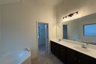 3925 Dunaire Dr, Stone Mountain, GA 30083 - Photo 16