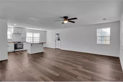 9056 Chestnut Lake Drive, Jonesboro, GA 30236 - Photo 4