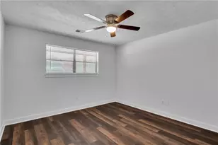 9056 Chestnut Lake Dr, Jonesboro, GA 30236 - Photo 14