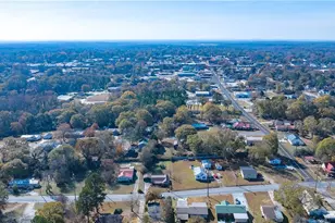 44 Clairmont Ave, Elberton, GA 30635 - Photo 4