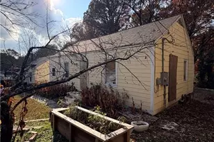 2631 Baker Ridge Dr NW, Atlanta, GA 30318 - Photo 2