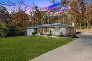 4956 Mountclaire Rd, Stone Mountain, GA 30087 - Photo 4