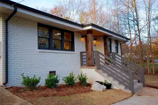 911 Lake Ct SE, Smyrna, GA 30082 - Photo 12