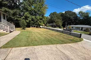 911 Lake Ct SE, Smyrna, GA 30082 - Photo 10