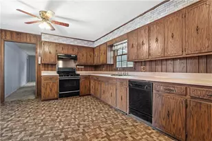 201 Crestmont Dr, Calhoun, GA 30701 - Photo 8